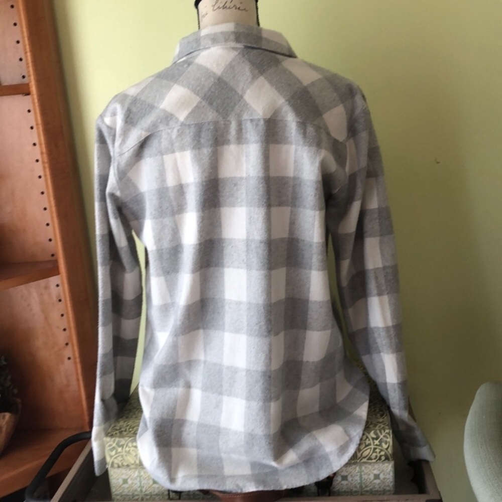 Hem & Thread Flannel size small - Picture 8 of 10